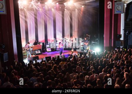 15th novembre 2022, Londra, Regno Unito. Marcus Mumford suona sul palco al Shepherds Bush Empire. Credit: Louise Morris/Alamy Live News Foto Stock