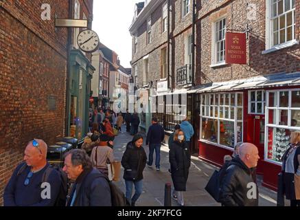 Minster Gates negozi York, vicino alla cattedrale, York, Yorkshire, Inghilterra, REGNO UNITO, YO1 7LG Foto Stock