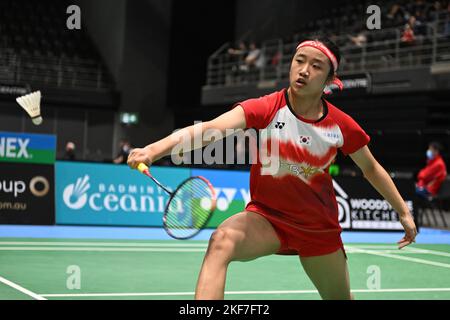 Sydney, Australia. 16th Nov 2022. Un se Young of Korea è visto in azione durante il 2022° incontro femminile del gruppo SATHIO Australian Badminton Open contro Sung Shuo Yun di Taipei Cinese. Un ha vinto la partita 21-14, 21-13. (Foto di Luis Veniegra/SOPA Images/Sipa USA) Credit: Sipa USA/Alamy Live News Foto Stock