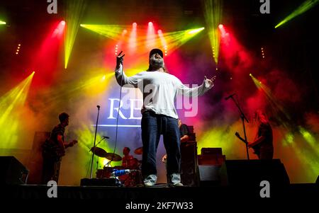 Reef che si esibisce a Shiiine il Weekend 2022. Butlins, Minehead, Regno Unito. 12 novembre 2022. Credito: Charlie Raven Foto Stock