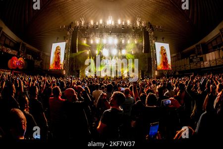 Reef che si esibisce a Shiiine il Weekend 2022. Butlins, Minehead, Regno Unito. 12 novembre 2022. Credito: Charlie Raven Foto Stock