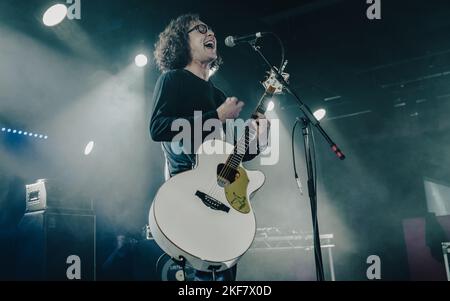 Miles Hunt che si esibisce a Shiiine il Weekend 2022. Butlins, Minehead, Regno Unito. 13 novembre 2022. Credito: Charlie Raven Foto Stock