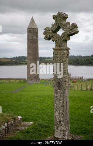 Sito monastico a Devenish Island, Lower Lough Erne, County Fermanagh, Irlanda del Nord Foto Stock