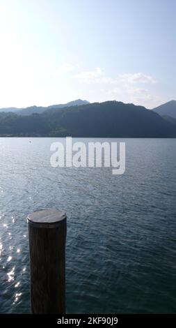 Polo sul Lago maggiore Lago maggiore Lago in Italia Paesaggio bellissime montagne Foto Stock