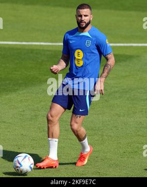 Kyle Walker in Inghilterra durante una sessione di allenamento allo Stadio al Wakrah Sports Club, al Wakrah, Qatar. Data immagine: Giovedì 17 novembre 2022. Foto Stock