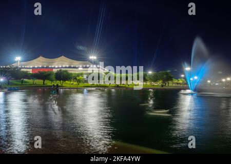 Al Bayt Stadium una gigantesca struttura a tenda copre l'intero stadio. Lo stadio ospiterà la partita di apertura della Coppa del mondo FIFA 2022 e si terrà proprio nelle partite Foto Stock