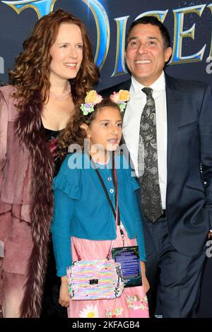 Los Angeles, California. 16th Nov 2022. Oscar Nunez agli arrivi per la prima DISINCANTATA, El Capitan Theatre, Los Angeles, CA 16 novembre 2022. Credit: Priscilla Grant/Everett Collection/Alamy Live News Foto Stock