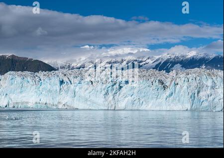 Capolinea del ghiacciaio Hubbard a Dischantment Bay, Alaska Foto Stock