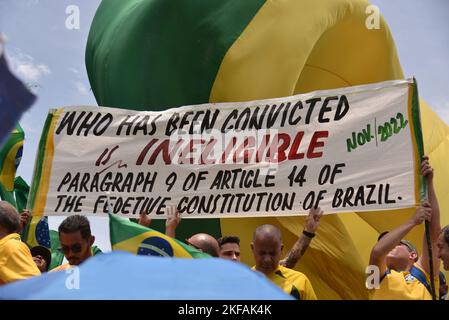 Dimostrazione contro le frodi nelle macchine elettroniche di voto del Brasile alle elezioni presidenziali del 2022 a Rio de Janeiro, questo martedì (11/15/2011). Foto Stock