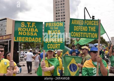 Dimostrazione contro le frodi nelle macchine elettroniche di voto del Brasile alle elezioni presidenziali del 2022 a Rio de Janeiro, questo martedì (11/15/2011). Foto Stock