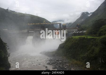 La centrale idroelettrica della diga di Baños, Ecuador, sul Rio Pastaza Foto Stock