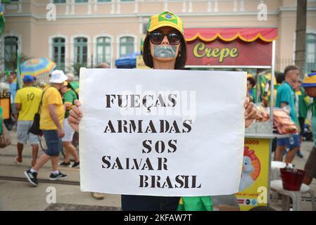 Dimostrazione contro le frodi nelle macchine elettroniche di voto del Brasile alle elezioni presidenziali del 2022 a Rio de Janeiro, questo martedì (11/15/2011). Foto Stock