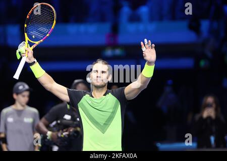 Torino, Italia, 17/11/2022, Rafa Nadal di Spagna festeggia al termine della partita di single Round Robin tra Rafa Nadal di Spagna e Casper Ruud di Norvegia durante il quinto giorno delle finali del Nitto ATP World Tour. Foto Stock