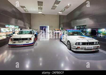 Monaco di Baviera, Germania - 08 luglio 2021: Auto vincitrice BMW 320i E21 classic racing sport 1970, nel museo automobilistico BMW situato vicino all'Olympiapark di Monaco di Baviera, G. Foto Stock