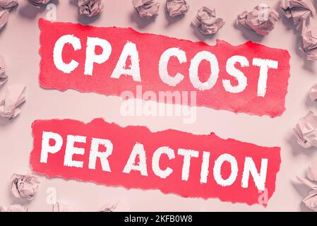 Segno che mostra il costo CPA per azione. Parola scritta su commissione pagata quando l'utente fa clic su un link di affiliazione Foto Stock