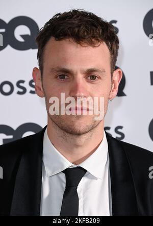 16th novembre 2022, Londra, Regno Unito. Charlie Vickers arriva al GQ Men of the Year Awards 2022, Mandarin Oriental Hyde Park Hotel. Credito: Doug Peter Foto Stock