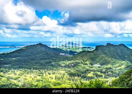 Colorful Kailua City Nuuanu Pali Outlook Green Koolau Mountain Range Oahu Hawaii Costruito 1958 Visualizza Windward Nordest Oahu Foto Stock