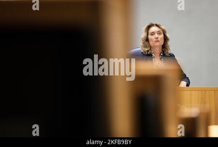 L'AIA - Presidente della Camera dei rappresentanti vera Bergkam (D66) durante il tempo delle interrogazioni alla Camera dei rappresentanti. ANP/Hollandse Hoogte /Laurens van Putten olanda fuori - belgio fuori Foto Stock