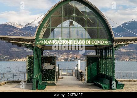 Colico, Italia: 03-02-2021: Il bellissimo ingresso all'approdo di Colico sul Lago di Como Foto Stock