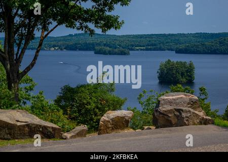 Lago delle fate visto dal Lions Lookout a Huntsville, Ontario, Canada Foto Stock