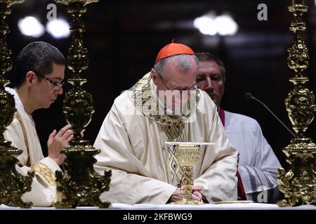 17 2022 novembre - il Card. PIETRO PAROLIN, Segretario di Stato della Santa sede, celebra la messa nella Basilica di Santa Maria maggiore a Roma per il 30th° anniversario delle relazioni diplomatiche tra Ucraina e Santa sede. Roma, Italia. © EvandroInetti via ZUMA Wire (Credit Image: © Evandro Inetti/ZUMA Press Wire) Foto Stock