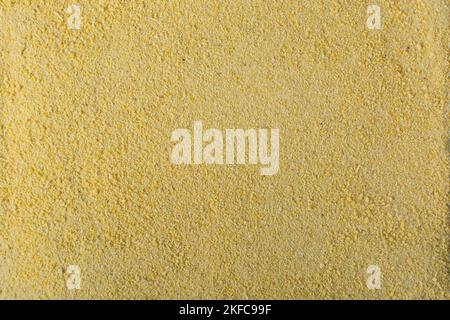 Giallo garri, vista dall'alto di garri nigeriani, manioca fritta, garri per eba, cibo nigeriano Foto Stock