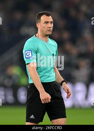 GELSENKIRCHEN - arbitro Felix Zwayer durante la partita della Bundesliga tra il FC Schalke 04 e il FC Bayern MŸnchen a Veltins-Arena il 12 novembre 2022 a Gelsenkirchen, Germania. AP | altezza olandese | GERRIT DI COLONIA Foto Stock