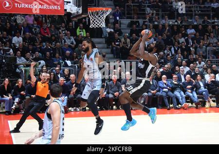 Bologna, Italia, 17/11/2022, semi Ojeleye (Segafredo Virtus Bologna) durante la partita di campionato di basket Eurolega Segafredo Virtus Bologna Vs. Valencia Basket Club - Bologna, 17 novembre 2022 al Paladozza sport Palace Foto Stock