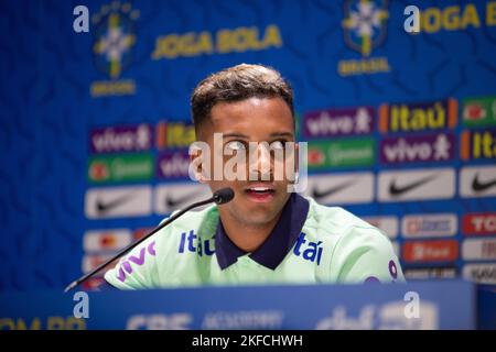 Torino, Italia. 17/11/2022, Rodrygo del Brasile durante il Brasile Conferenza stampa della nazionale di calcio prima della fase finale della Coppa del mondo 2022 in Qatar, presso il Juventus Training Center, 17 novembre 2022, Torino. Foto Nderim Kaceli Foto Stock