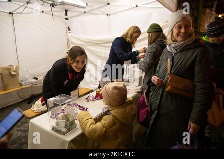 33 anni dopo la Rivoluzione di velluto sulla trida Narodni e Piazza Venceslao, nella foto 17/11/2022 (CTK Photo/Vojtech Darvik Maca) Foto Stock