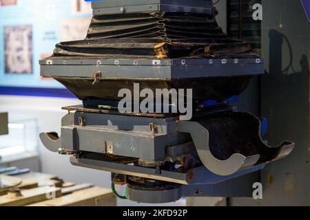 Primo piano degli strumenti professionali utilizzati nelle scienze minerarie geologiche Foto Stock