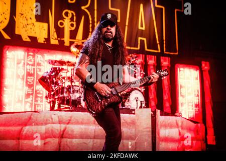 Milano, Italia. 17th Nov 2022. Rob Caggiano della rock band danese Volbeat suona dal vivo ad Alcatraz. (Foto di Mairo Cinquetti/SOPA Images/Sipa USA) Credit: Sipa USA/Alamy Live News Foto Stock