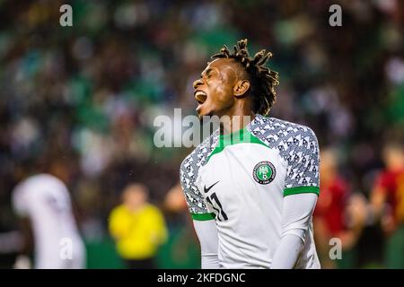 Lisbona, Portogallo. 17th Nov 2022. Samuel Chukwueze della Nigeria reagisce durante la partita di calcio amichevole tra il Portogallo e la Nigeria, allo stadio Jose Alvalade in vista della Coppa del mondo del Qatar 2022. (Punteggio finale: Portogallo 4 - 0 Nigeria) (Foto di Henrique Casinhas/SOPA Images/Sipa USA) Credit: Sipa USA/Alamy Live News Foto Stock