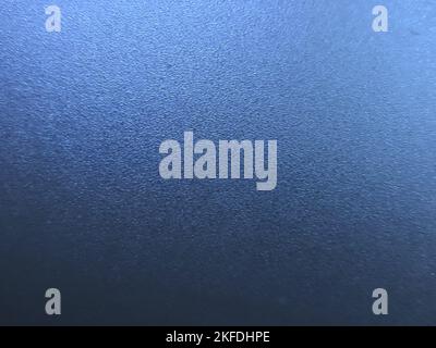 Blu sfocato colorato punteggiato su sfondo sfocato. Sfumatura a mezzitoni per template, web ed elemento di design Foto Stock