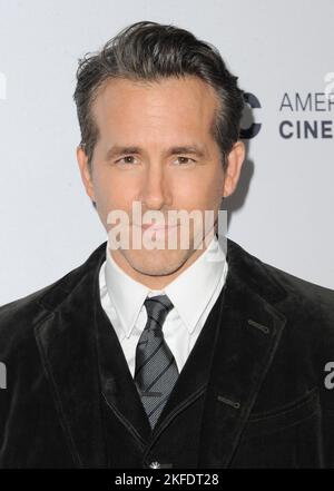 Los Angeles, California. 17th novembre 2022. Agli arrivi per 36th Annual American Cinematheque Awards, Beverly Hilton Hotel, Los Angeles, CA 17 novembre 2022. Credit: Elizabeth Goodenough/Everett Collection/Alamy Live News Foto Stock