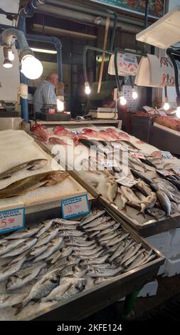 Mercato con cibo fresco Atene grecia shopping Foto Stock