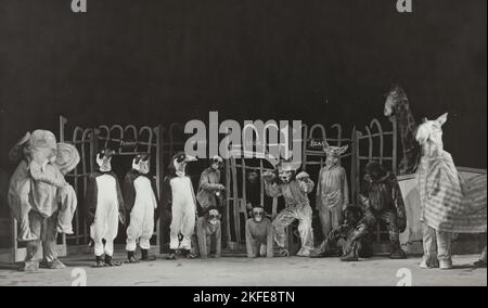 Lo Zoo: Act II, scena 2, 1937. Foto Stock