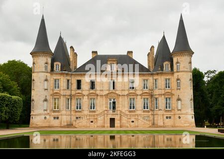 Chateau Pichon Longueville , Aquitaine, Gironde, Pauillac-Medoc, Francia. Foto Stock