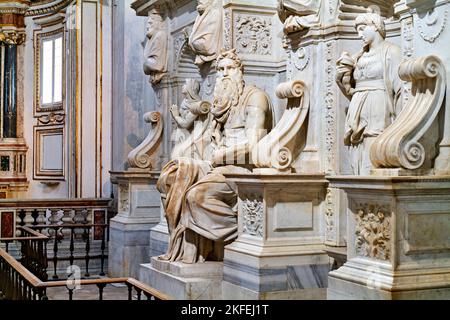 Roma Lazio Italia. San Pietro in vincoli. Moses è una scultura dell'artista italiano Michelangelo Buonarroti Foto Stock