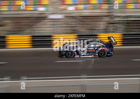 Macao, Cina. 18th Nov 2022. Maro Engel di Germania guida durante la partita di qualificazione della Macao GT Cup al Macao Grand Prix 69th a Macao, Cina meridionale, 18 novembre 2022. Credit: Cheong Kam Ka/Xinhua/Alamy Live News Foto Stock