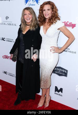 BEVERLY HILLS, LOS ANGELES, CALIFORNIA, USA - NOVEMBRE 17: Elaine Lively e l'attrice figlia/americana Robyn Lively arrivano al 36th° Annual American Cinematheque Awards in onore di Ryan Reynolds, tenutosi presso il Beverly Hilton Hotel il 17 Novembre 2022 a Beverly Hills, Los Angeles, California, Stati Uniti. (Foto di Xavier Collin/Image Press Agency) Foto Stock