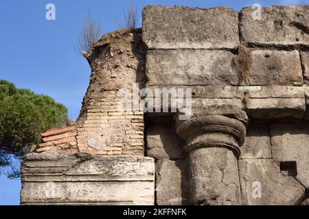 Italia, Roma, Vico Jugario, Porticus Triumphalis, portico repubblicano romano Foto Stock