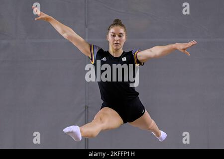 Ginnastica belga Maellyse Brassart raffigurata in azione nel corso di un campo di allenamento organizzato dal Comitato Olimpico belga BOIC-COIB a Belek Turchia, venerdì 18 novembre 2022. La tappa si svolge dal 12 al 27 novembre. FOTO DI BELGA LAURIE DIEFFEMBACQ Foto Stock