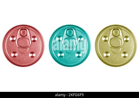 Tre lattina di alluminio isolata su sfondo bianco. Sfondo lattino di alluminio. Schema CAN. Lattine in alluminio per bevande. Beva. Contenitori metallici per confezione Foto Stock