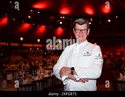 Stoccarda, Germania. 17th Nov 2022. L'ex chef a 3 stelle Harald Wohlfahrt, nella foto in occasione della prima serata del Palazzo Dinner Show di Stoccarda. Credit: Bernd Weißbrod/dpa/Alamy Live News Foto Stock