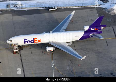 FedEx McDonnell Douglas MD-11. Aereo per trasporto merci per Federal Express. Vista aerea dell'aereo MD11. Foto Stock