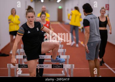 Ginnastica belga Maellyse Brassart raffigurata in azione nel corso di un campo di allenamento organizzato dal Comitato Olimpico belga BOIC-COIB a Belek Turchia, venerdì 18 novembre 2022. La tappa si svolge dal 12 al 27 novembre. FOTO DI BELGA LAURIE DIEFFEMBACQ Foto Stock