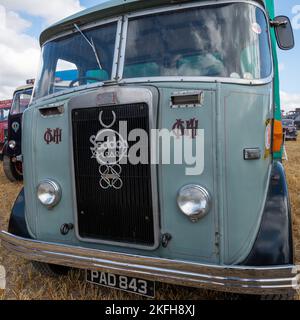 Tarrant Hinton.Dorset.United Kingdom.August 25th 2022.A Seddon Diesel Mark 5 camion dal 1955 è in mostra alla Grande Fiera del vapore Dorset Foto Stock