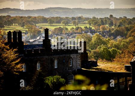 Clitheroe città Ribble Valley, Lancashire, Inghilterra. Centro città dal castello Foto Stock