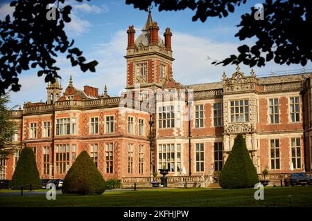 Classificato Grade i Crewe Hall è un palazzo giacobino, ora un Hotel and Spa del gruppo QHotels Foto Stock